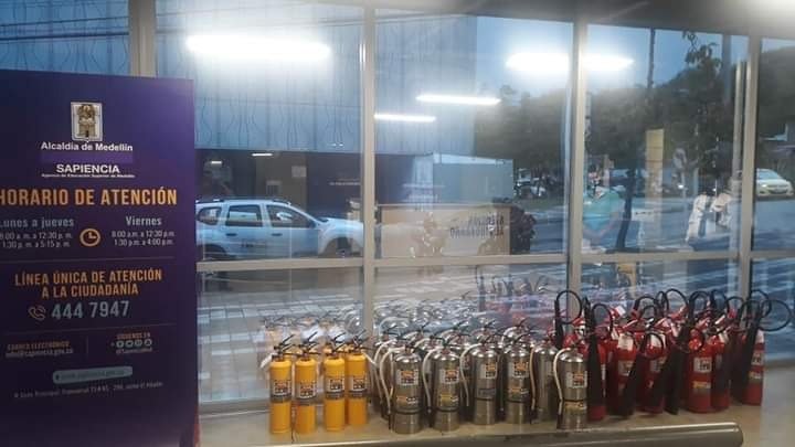 Inspección de extintores en la Alcaldía de Medellín SAPIENCIA